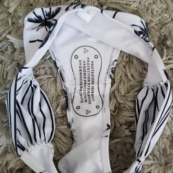 Bathing Suit - Picture 5 of 8